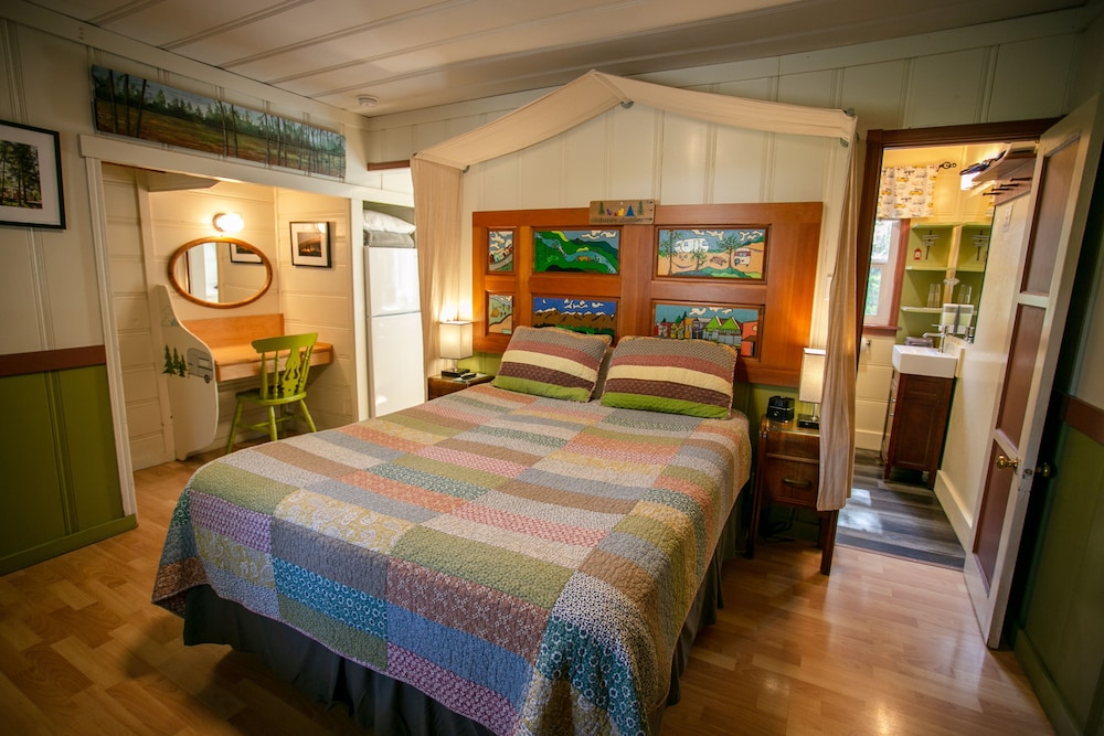 Camp Inn Room