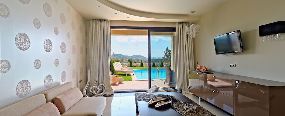 Royal Villa, Private Pool - Photo 15