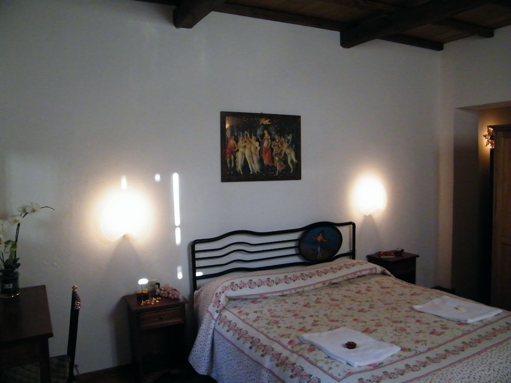 Standard Double Room photo 3