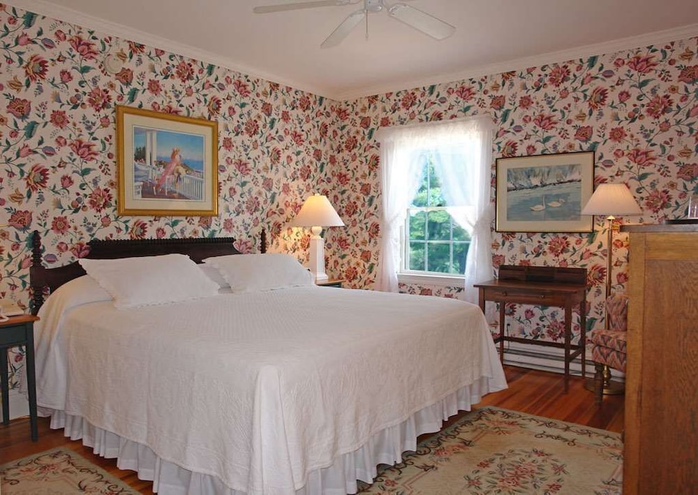 Twin Room (Garden King Two Twin)