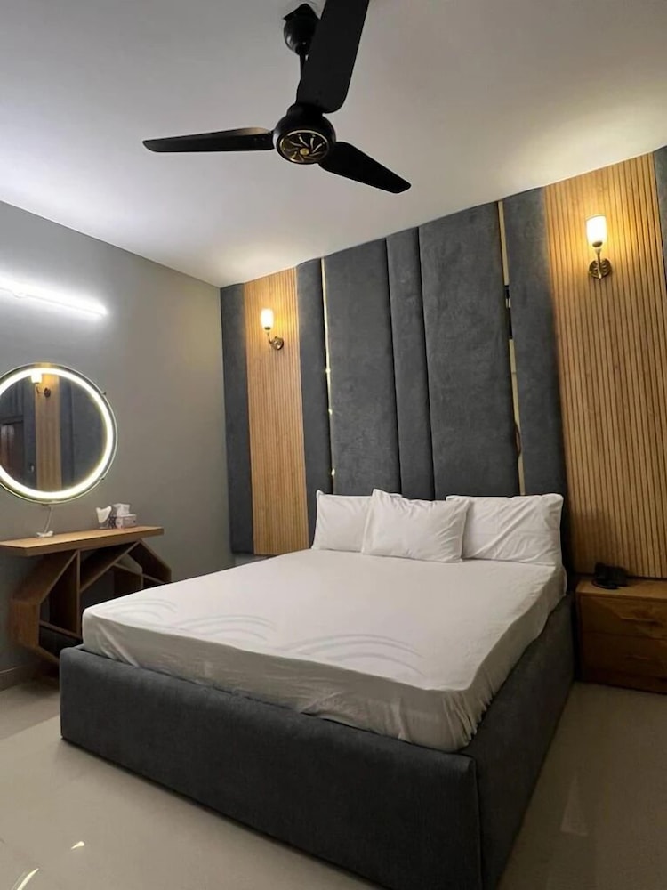 Deluxe Double Room, City View