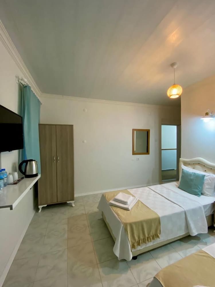 Basic Twin Room photo 2
