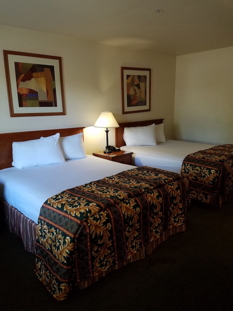 Standard Room, 2 Queen Beds, Smoking photo 1