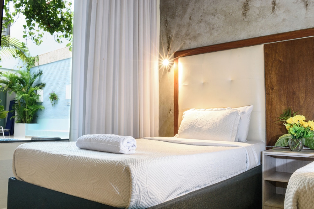 Standard Twin Room - Photo 6