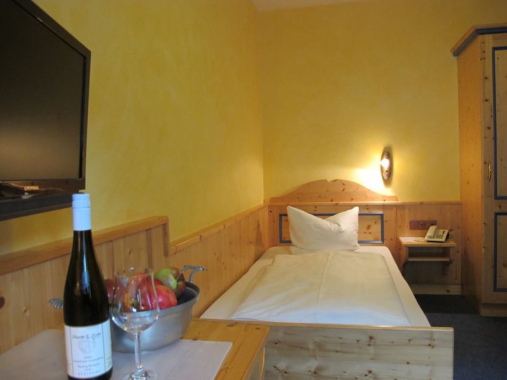 Deluxe Single Room