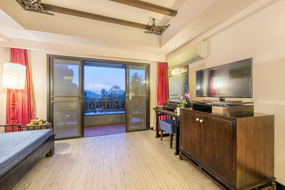 Deluxe Room - Photo 16