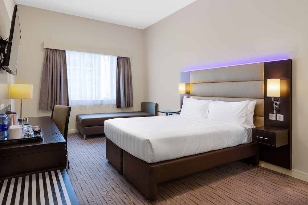 Standard Room, 1 Queen Bed, Non Smoking photo 1