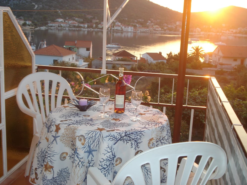 Romantic Apartment photo 3