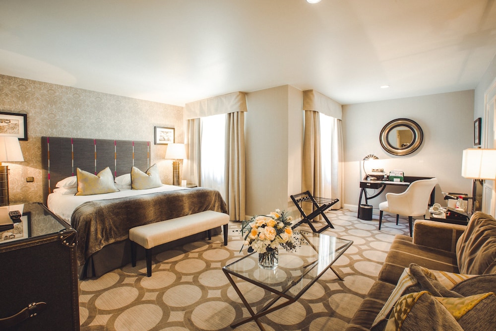 Business Room, 1 King Bed with Sofa bed