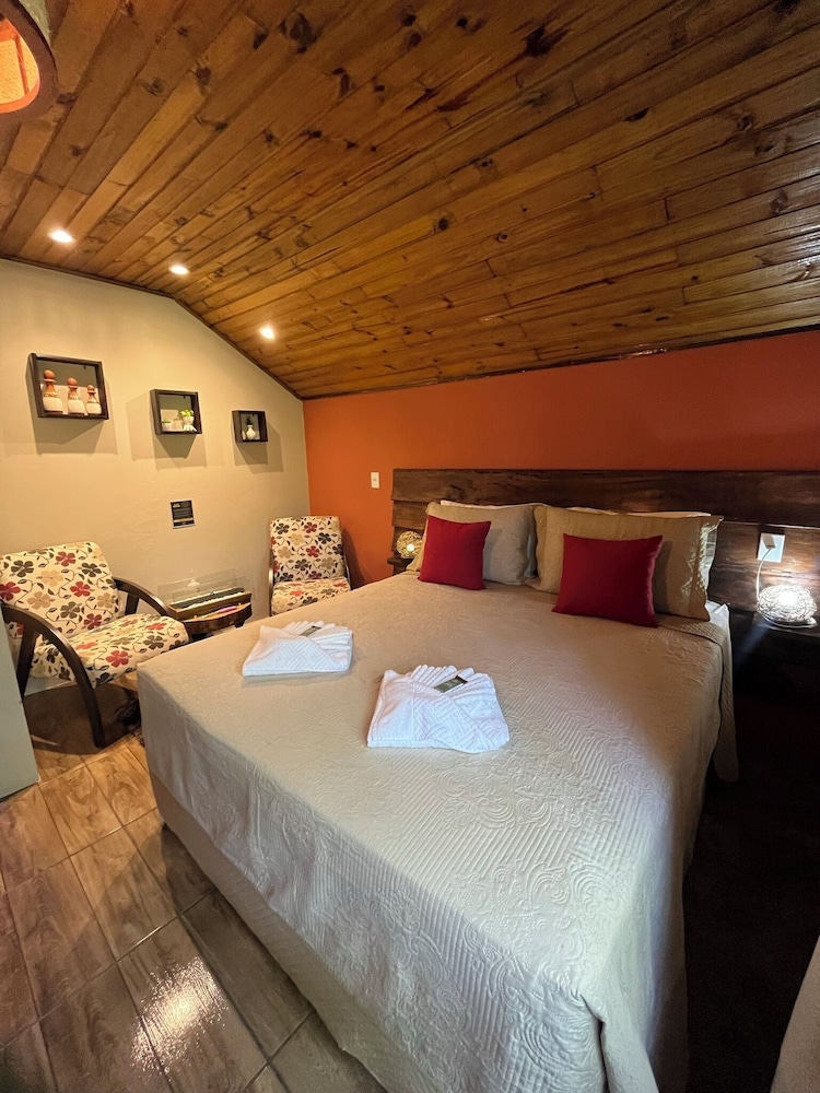 Deluxe Cabin, River View