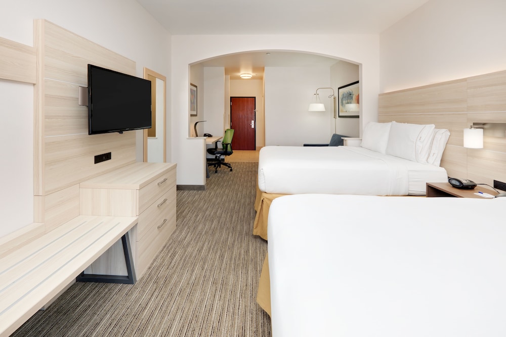 Suite, Multiple Beds - Photo 1