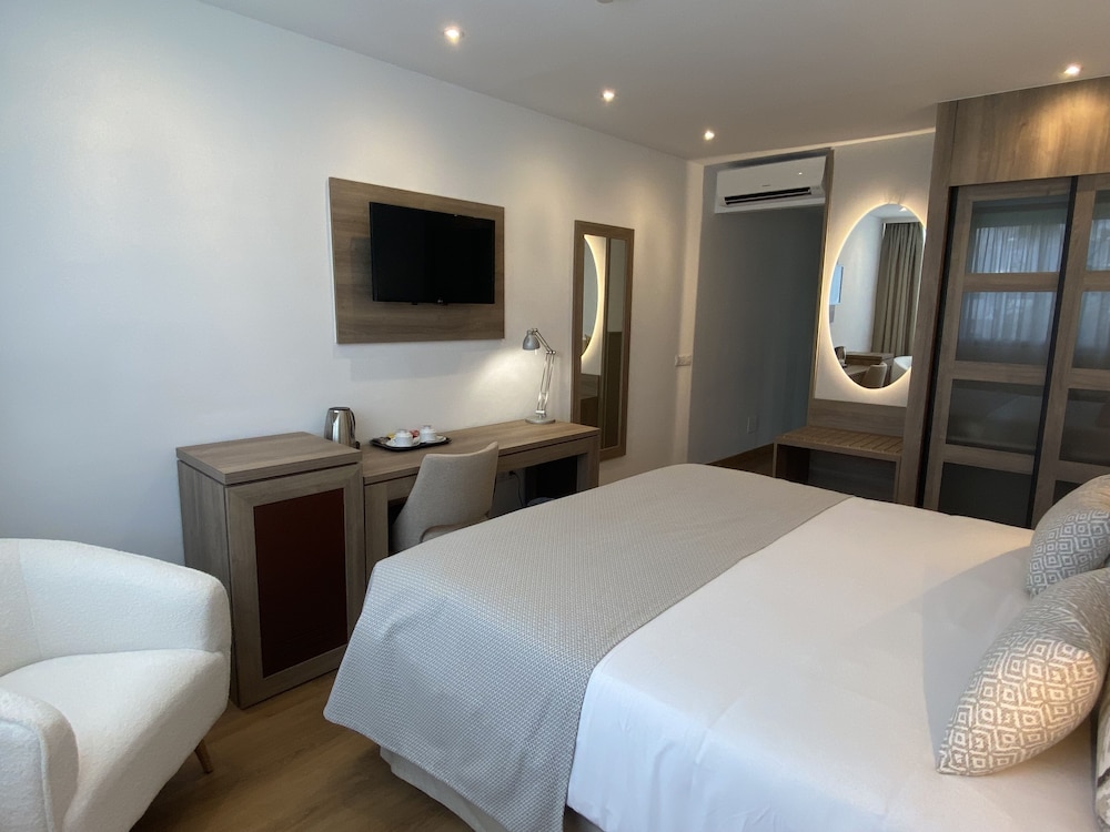 Comfort Triple Room