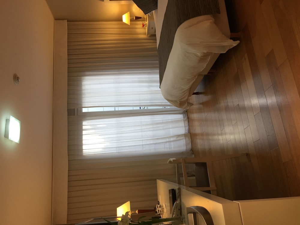 Deluxe Double Room, Jetted Tub photo 3