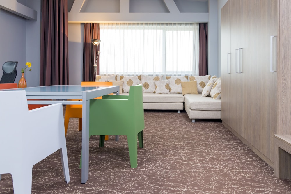 Suite - Photo 4