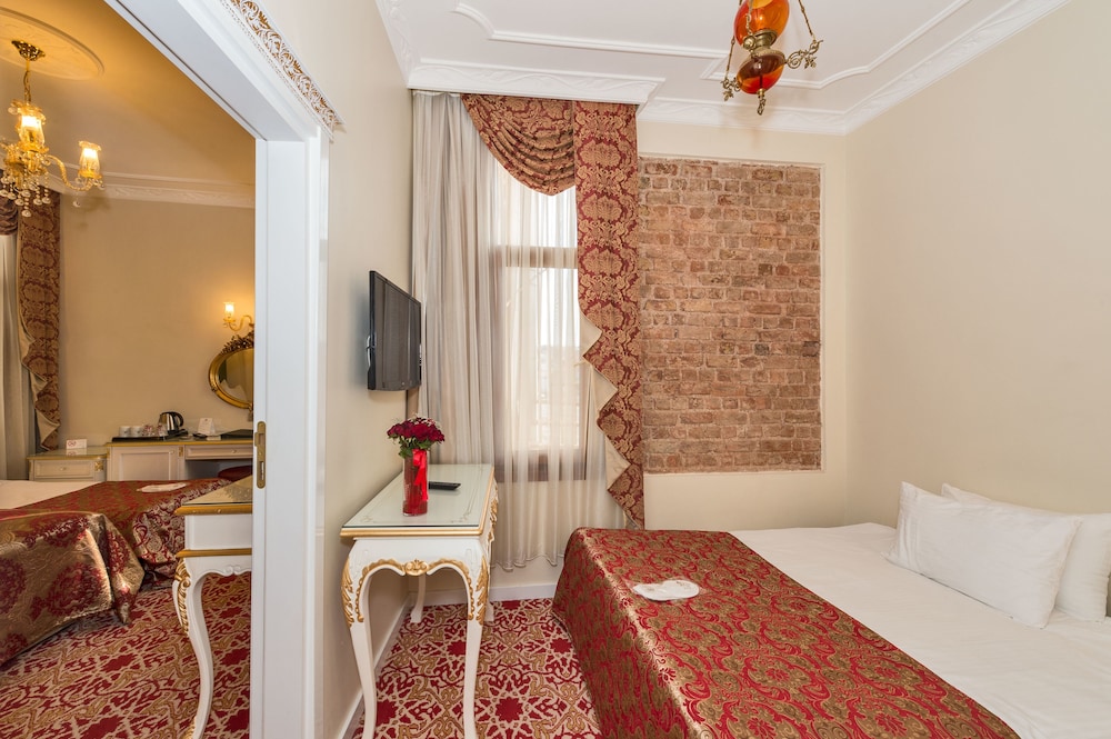 King Suite with Jacuzzi photo 3