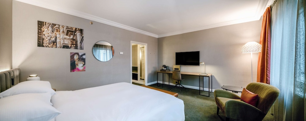 Executive Room, 1 King Bed, Club Lounge Access