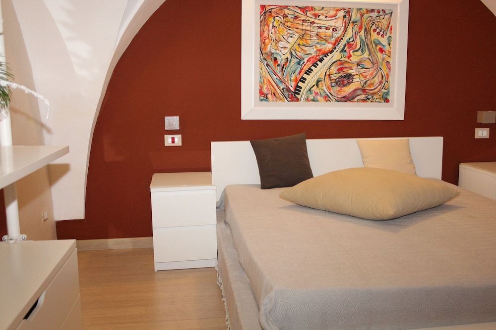 Deluxe Triple Room (Green ) - City View