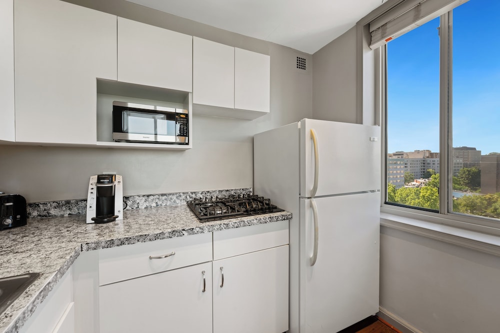 Room, 1 Bedroom (Potomac, King) - Photo 8