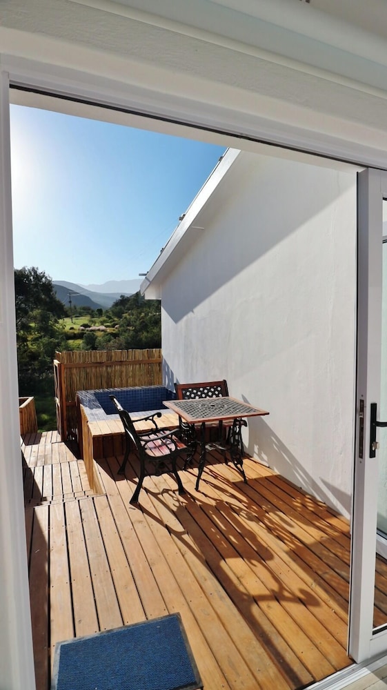 Standard Single Room - Photo 2