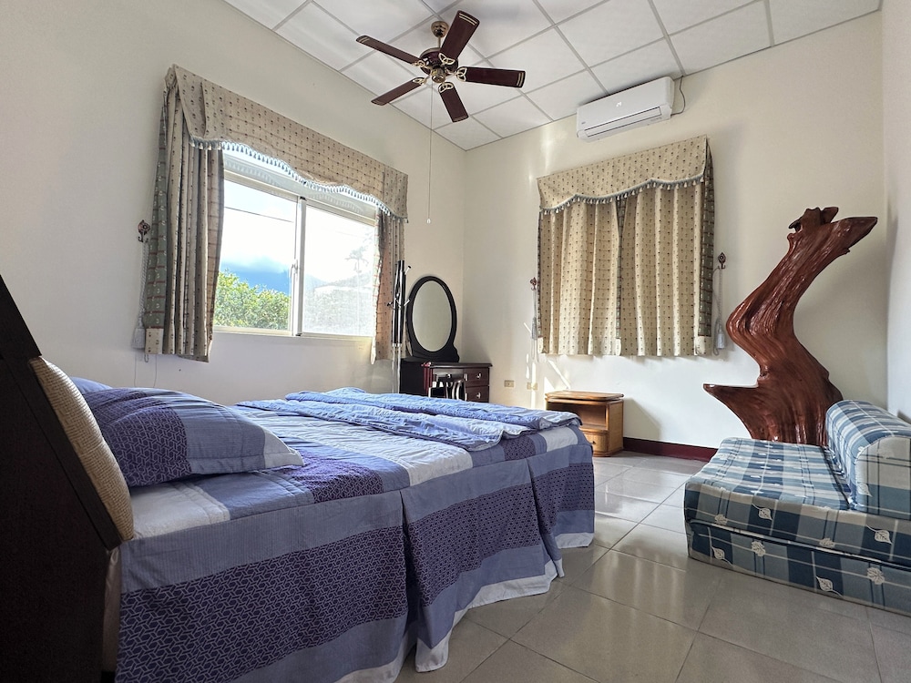 Basic Villa, Patio, Mountain View photo 2