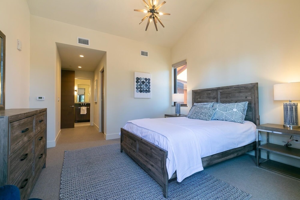 Condo, 3 Bedrooms photo 3
