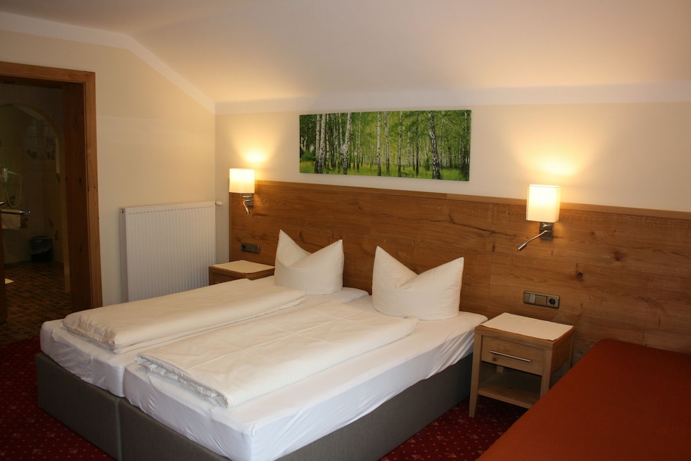 Triple Room, Balcony (Schwarzenstein) photo 1