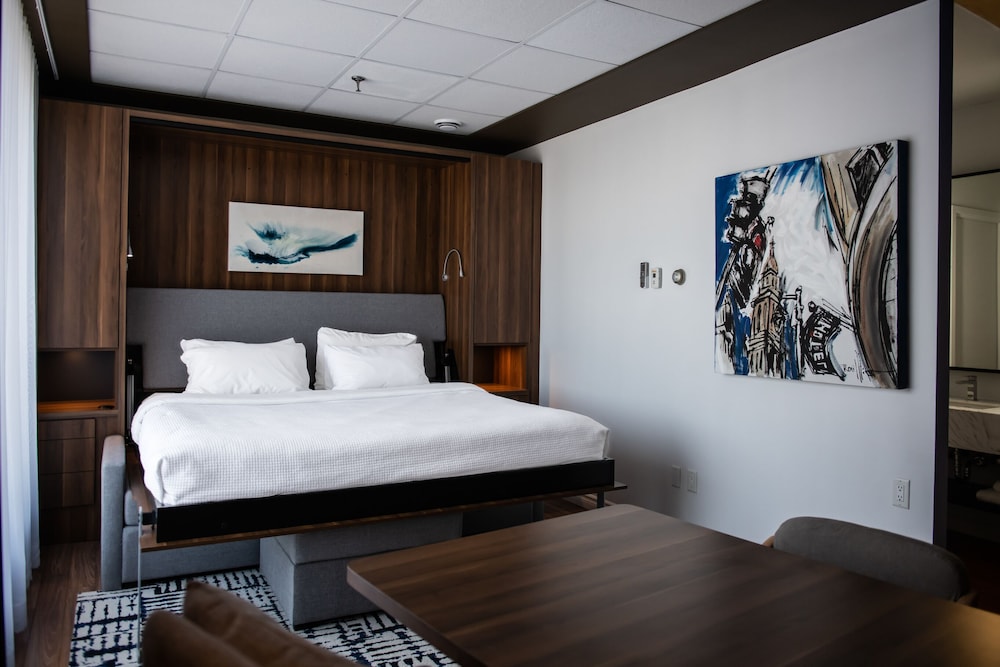 Superior Room, 1 King Bed, City View - Photo 1