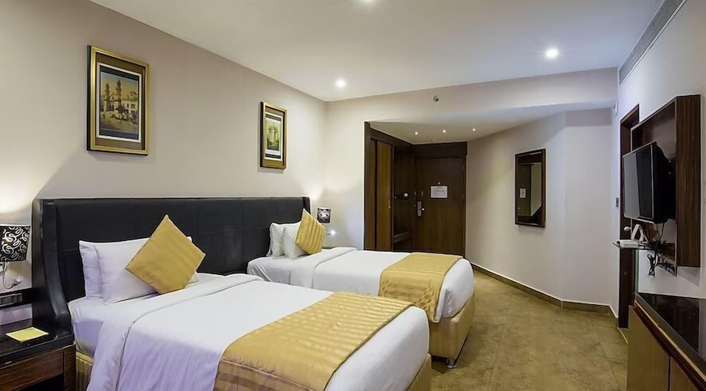 Executive Double or Twin Room, City View photo 3