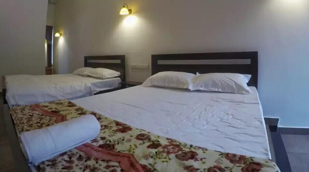 Deluxe Room, 2 Twin Beds photo 2