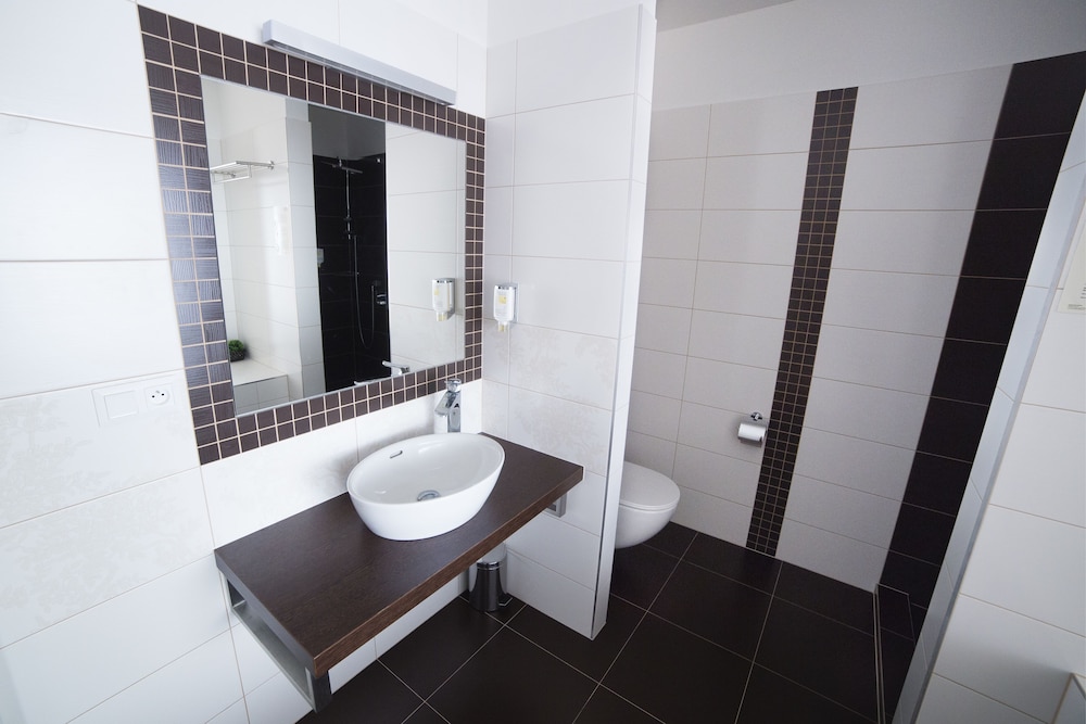 Suite, Lake View photo 3