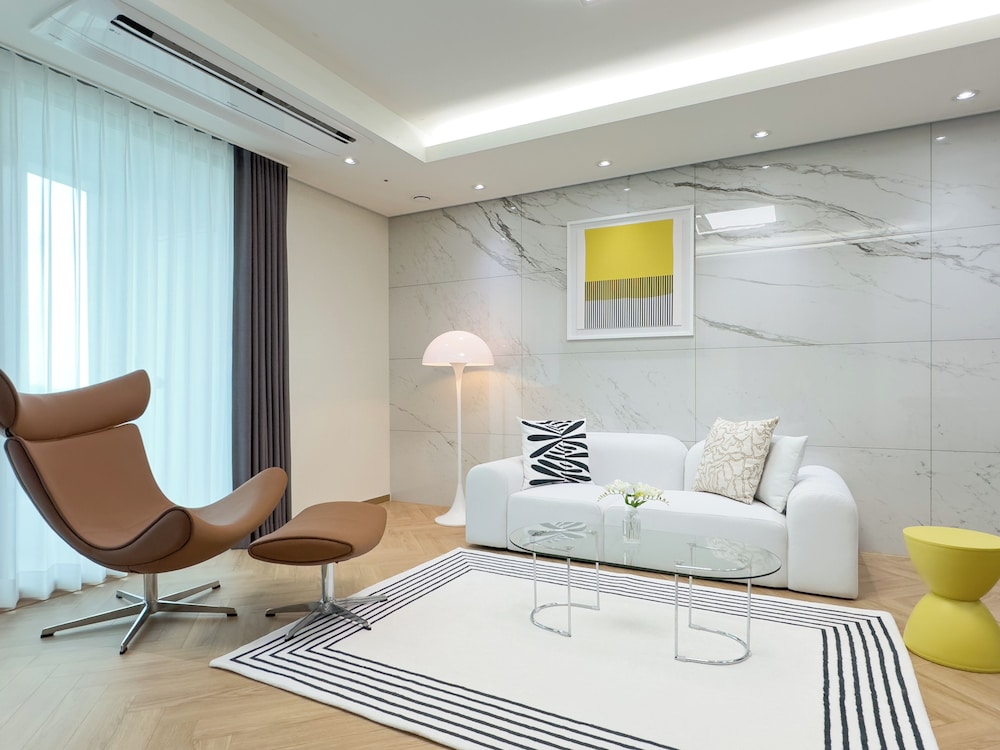 Two Bed Ocean E