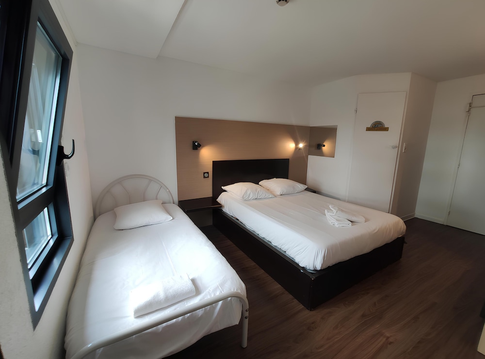Economy Triple Room