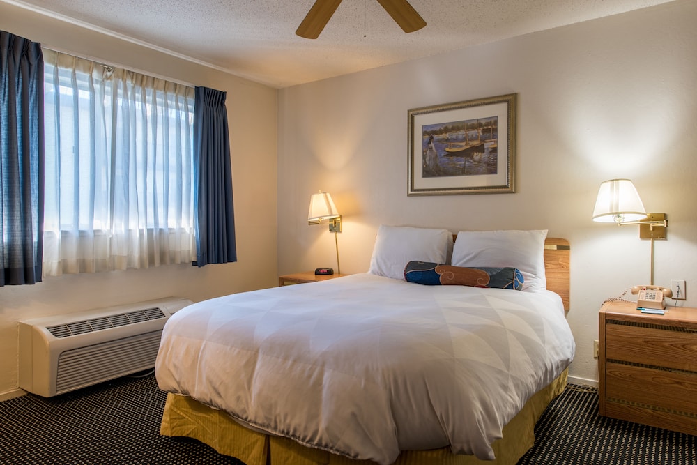 Executive Suite, 1 Queen Bed - Photo 3