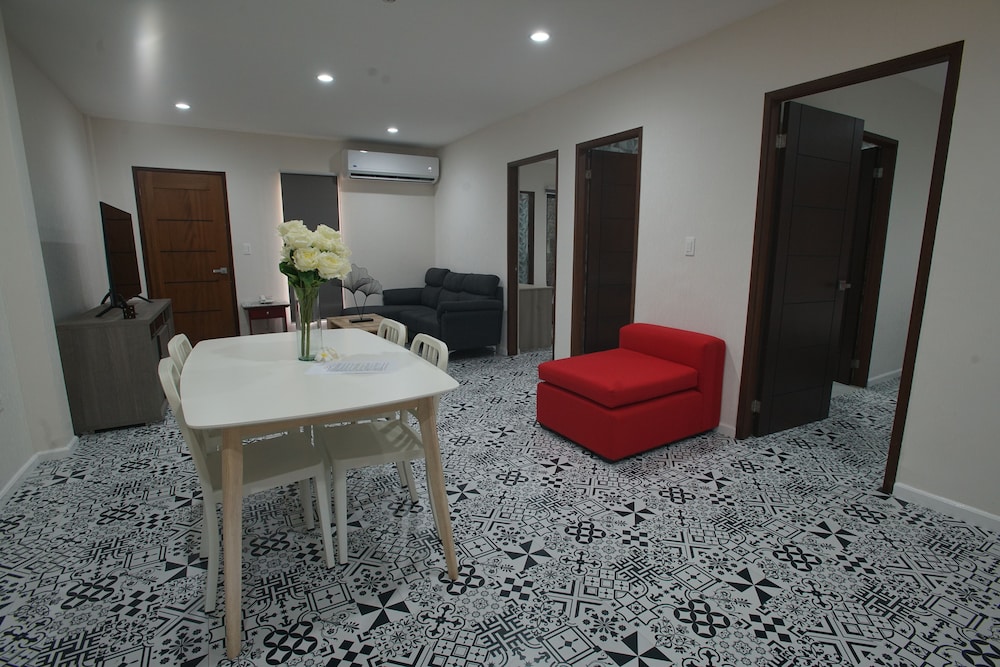 Executive Suite photo 2