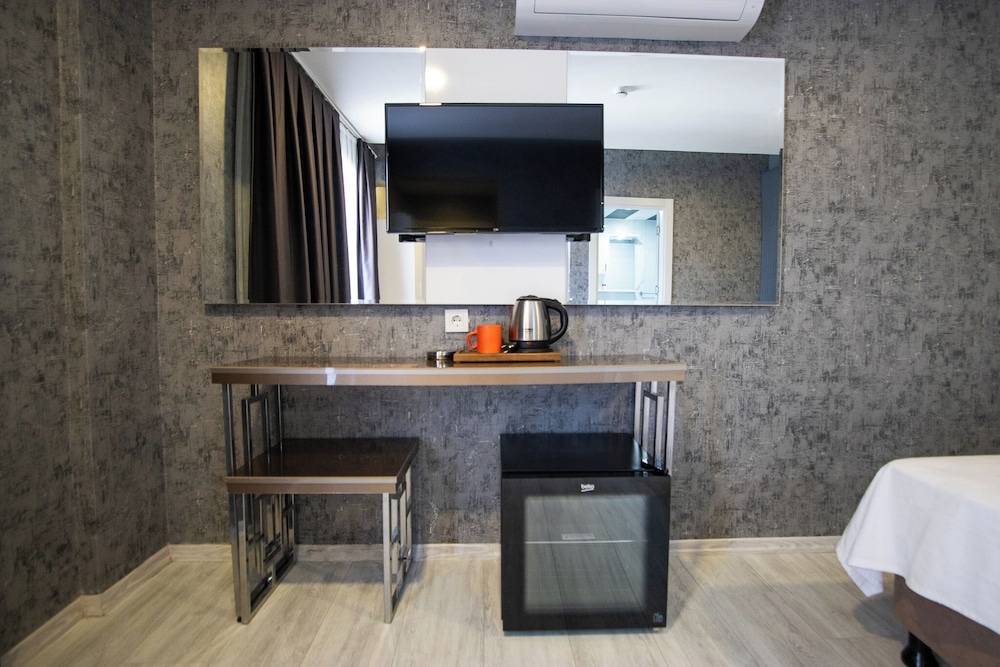 Double or Twin Room - Photo 6