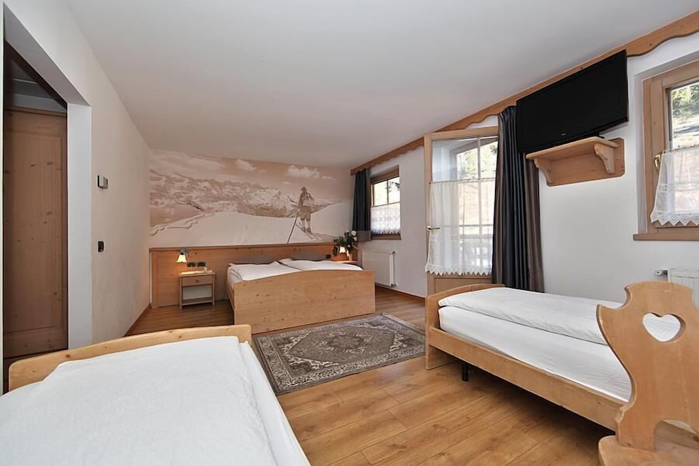 Standard Quadruple Room, Balcony