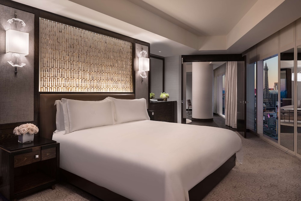 Suite, 1 Bedroom - Photo 3