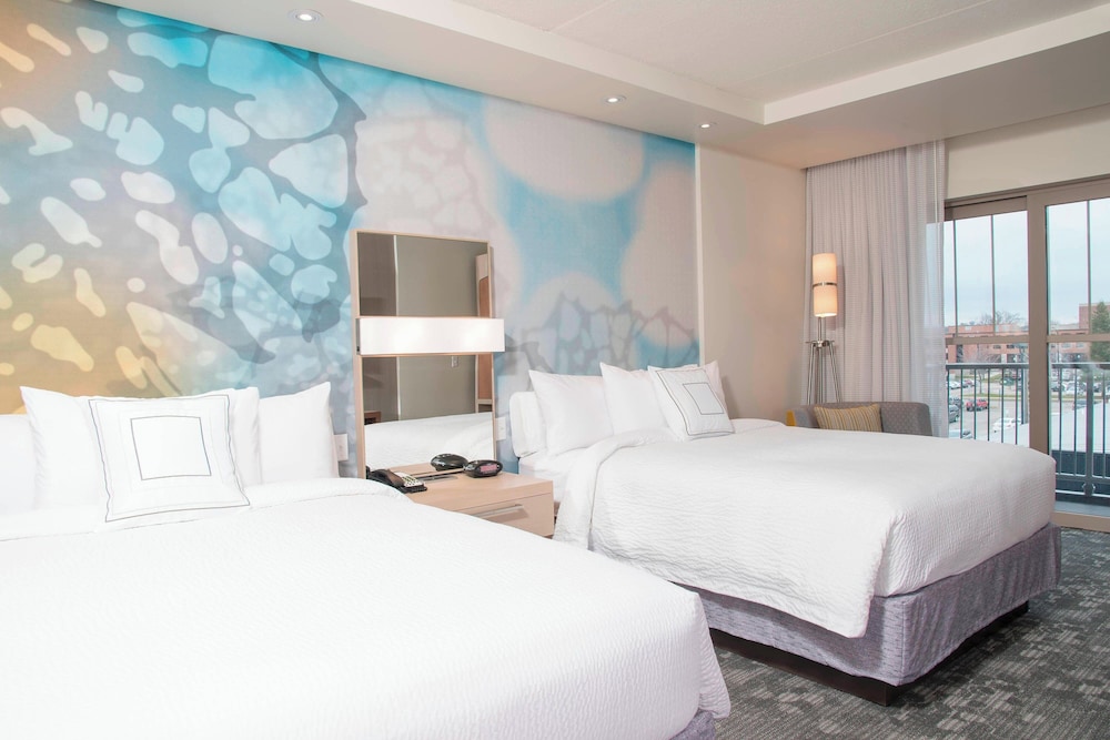 Room, Multiple Beds, Balcony photo 2