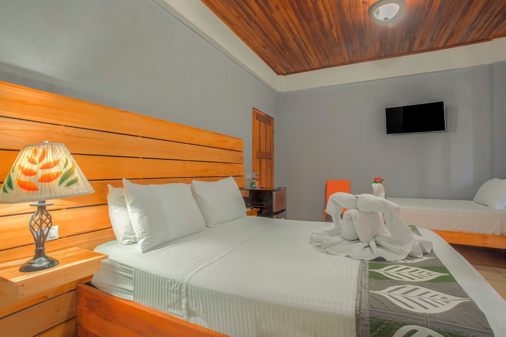 Standard Triple Room photo 2