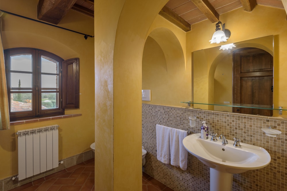 Suite, 2 Bedrooms, Tower photo 1