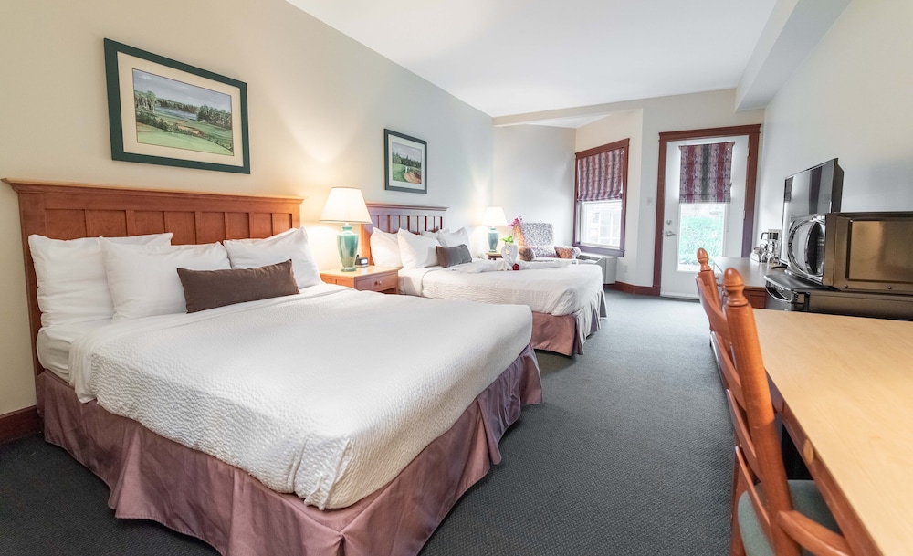 Standard Double Room, 2 Queen Beds photo 1
