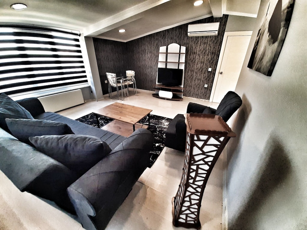 Standard Condo photo 1