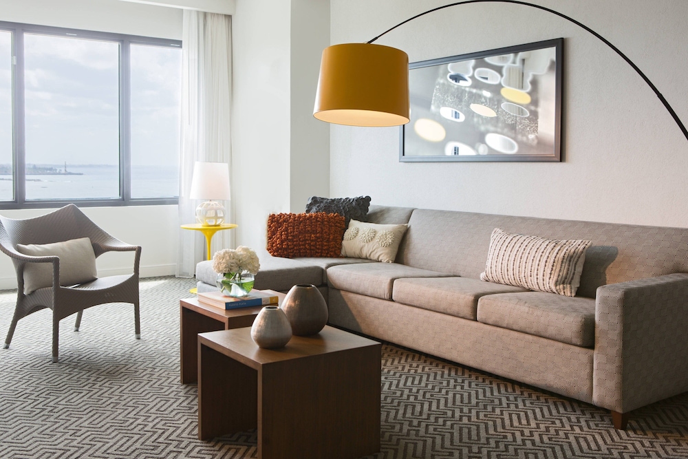 Executive Suite, 1 Bedroom, Partial Ocean View - Photo 5