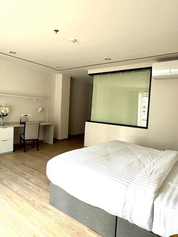 4 Bedrooms Exclusive Apartment (Unit 302) photo 2