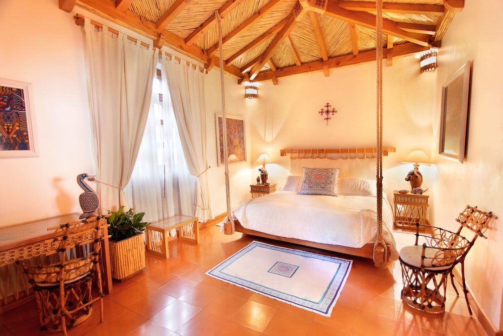 Deluxe King Room - Photo 1