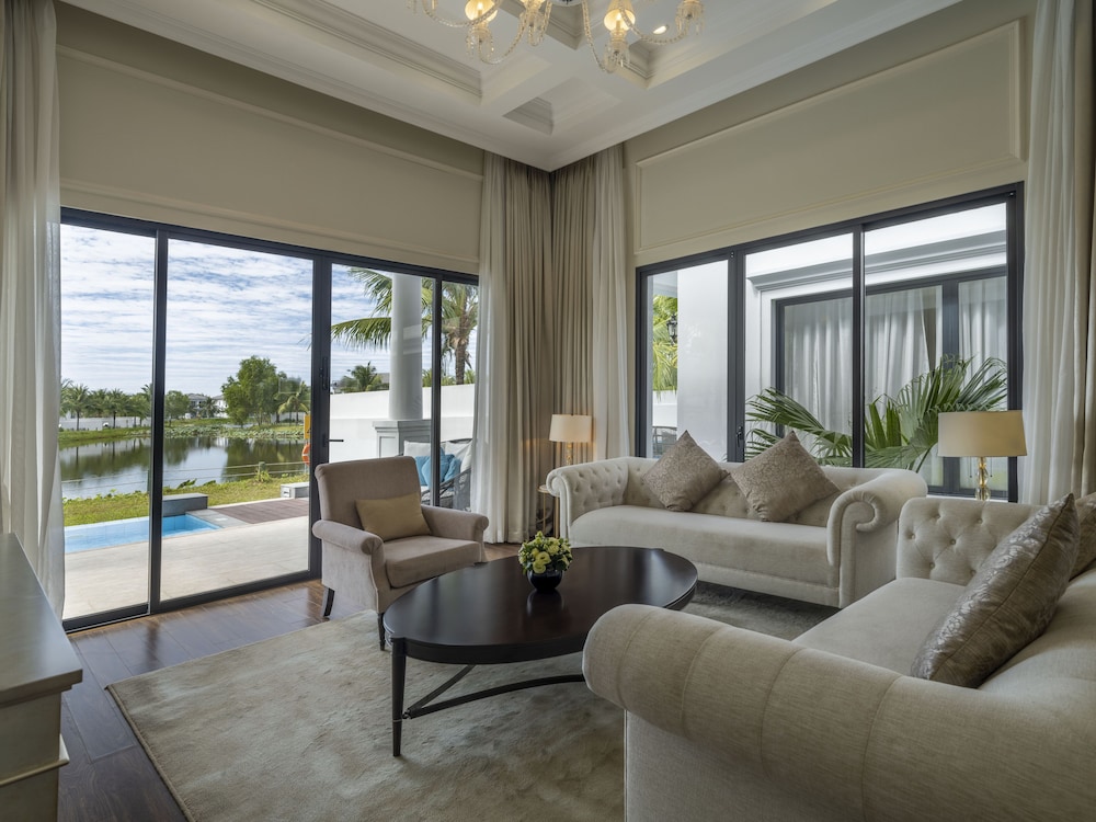 Two Bedroom Villa - Private Pool - VinWonders & Safari Parks Access - Photo 7