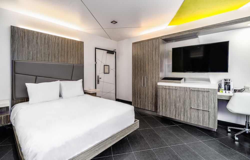 Deluxe Room, 1 King Bed