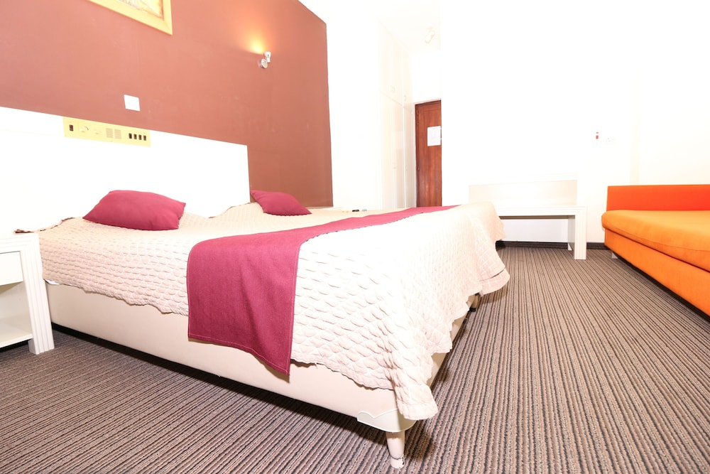 Basic Twin Room photo 1