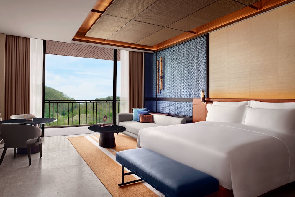 Junior Suite, 1 King Bed, Sea View (TA'AKTANA Suite, 1 King) - Photo 1