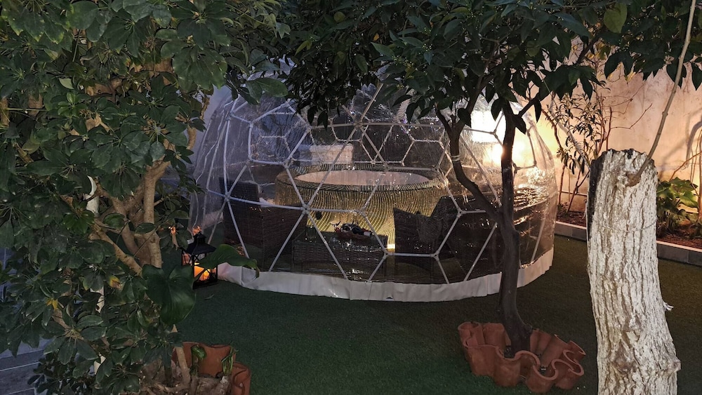Relax in Elliniko Hidden Gem-vintage Bungalow With Garden and Hot Tub in an Iglo, Billede 46